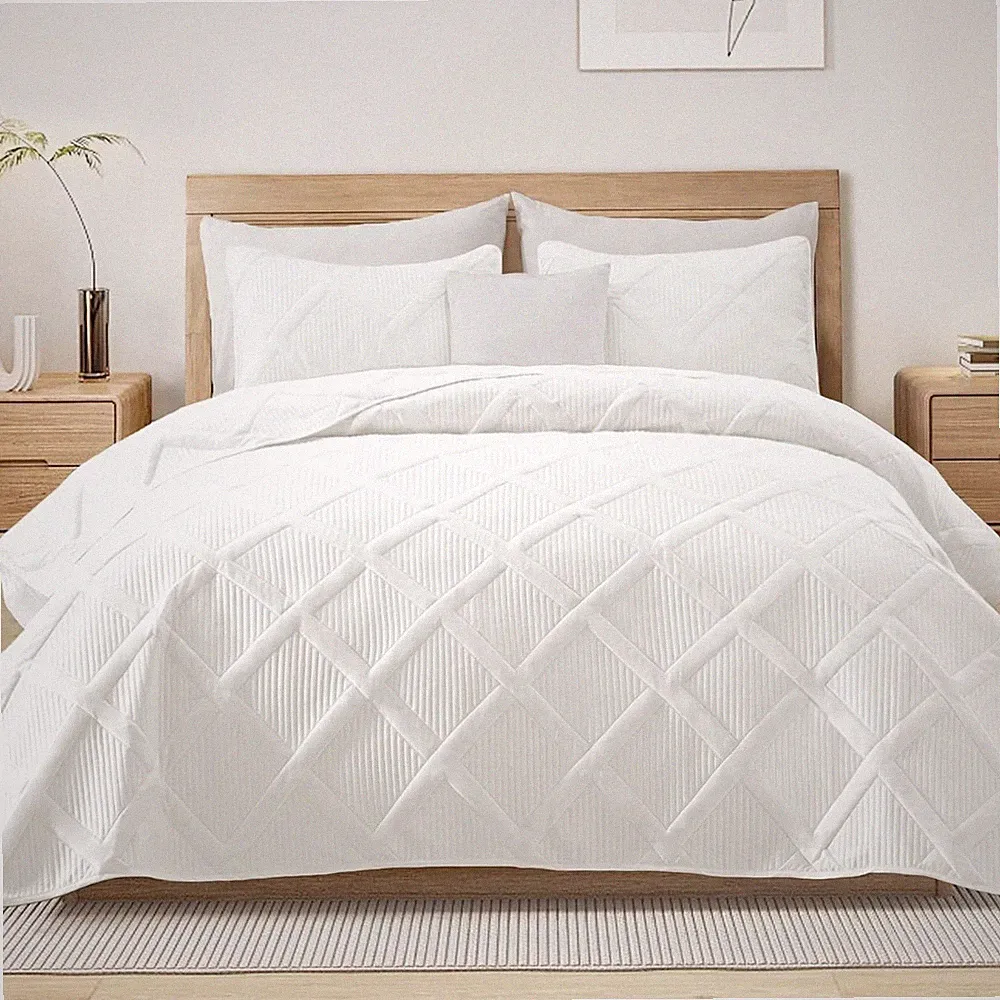 Exclusivo Mezcla Twin Size Quilt Set - White Bedding Set with 2 Pillow Shams