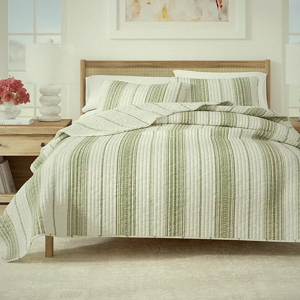 Great Bay Home Stripe Reversible Quilt Set With Shams (King, White /