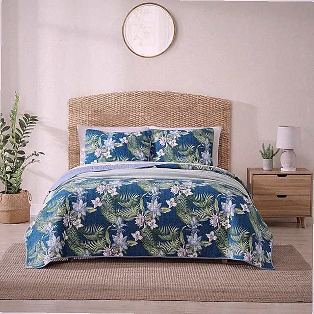 Quilt Set, Reversible Cotton Bedding with Matching Shams, Medium King